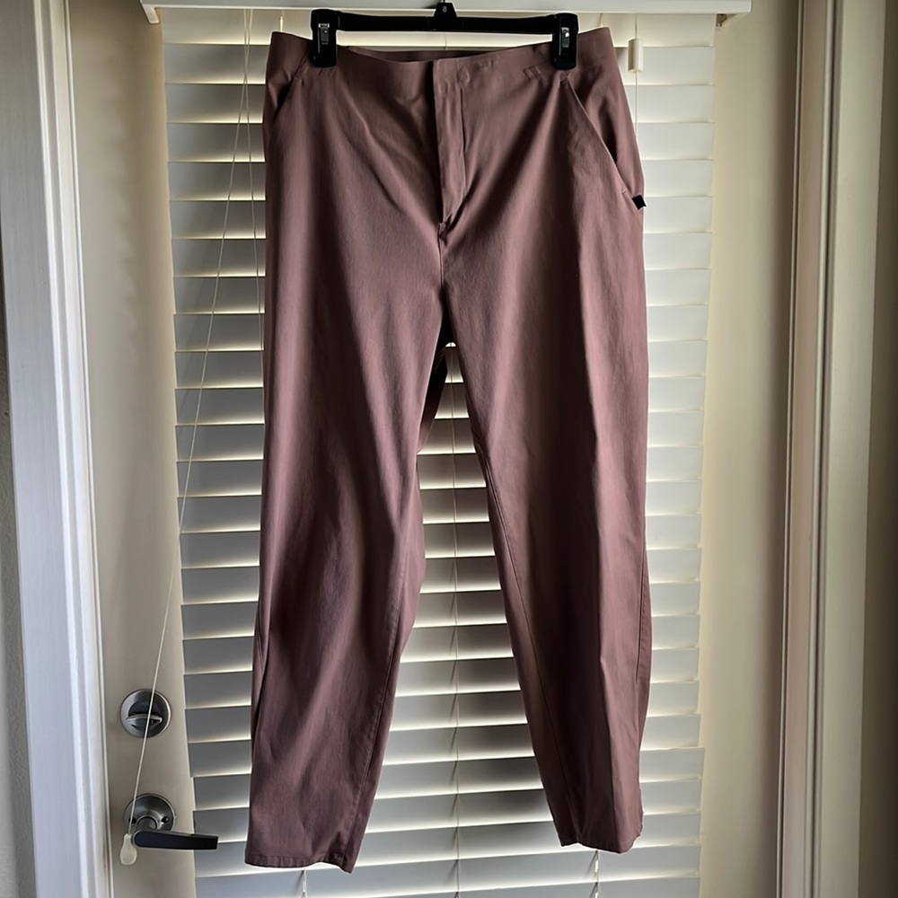Lululemon Lab Jogger Style Pants Size 12